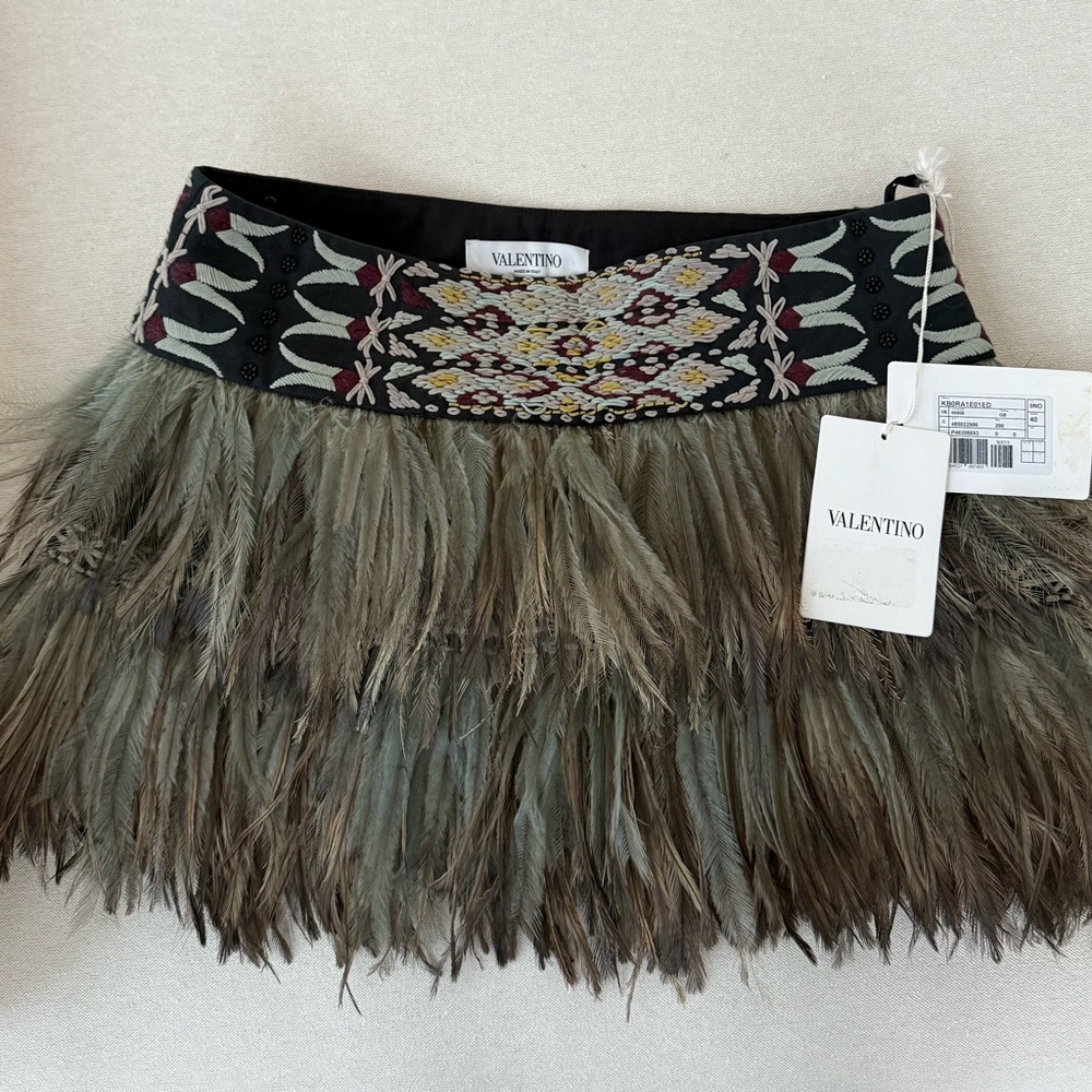 Valentino Spring 2016 Runway Emu Feather Mini Skirt size 40 small NWT